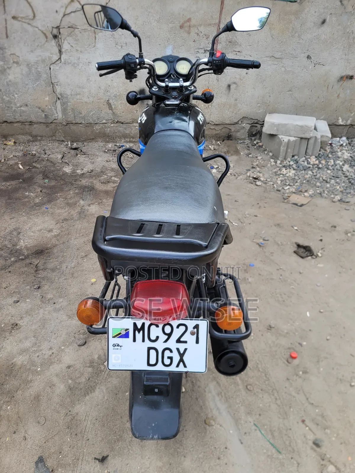 TVS HLX 125 2025 Black