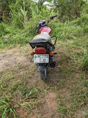 TVS HLX 125 2025 Red