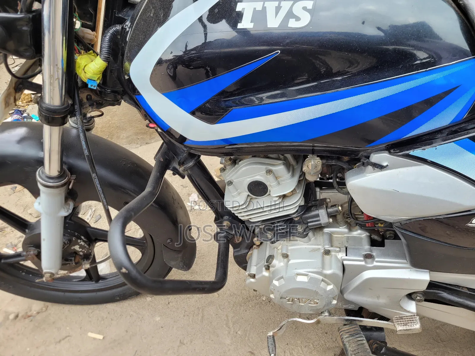 TVS HLX 125 2025 Blue
