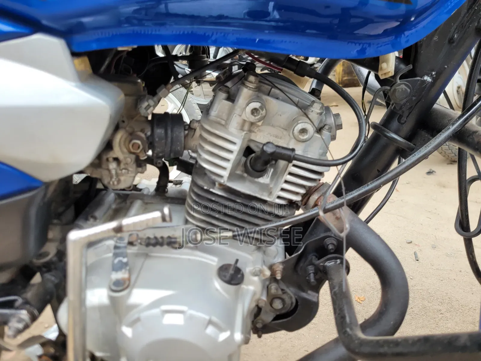 TVS HLX 125 2025 Blue
