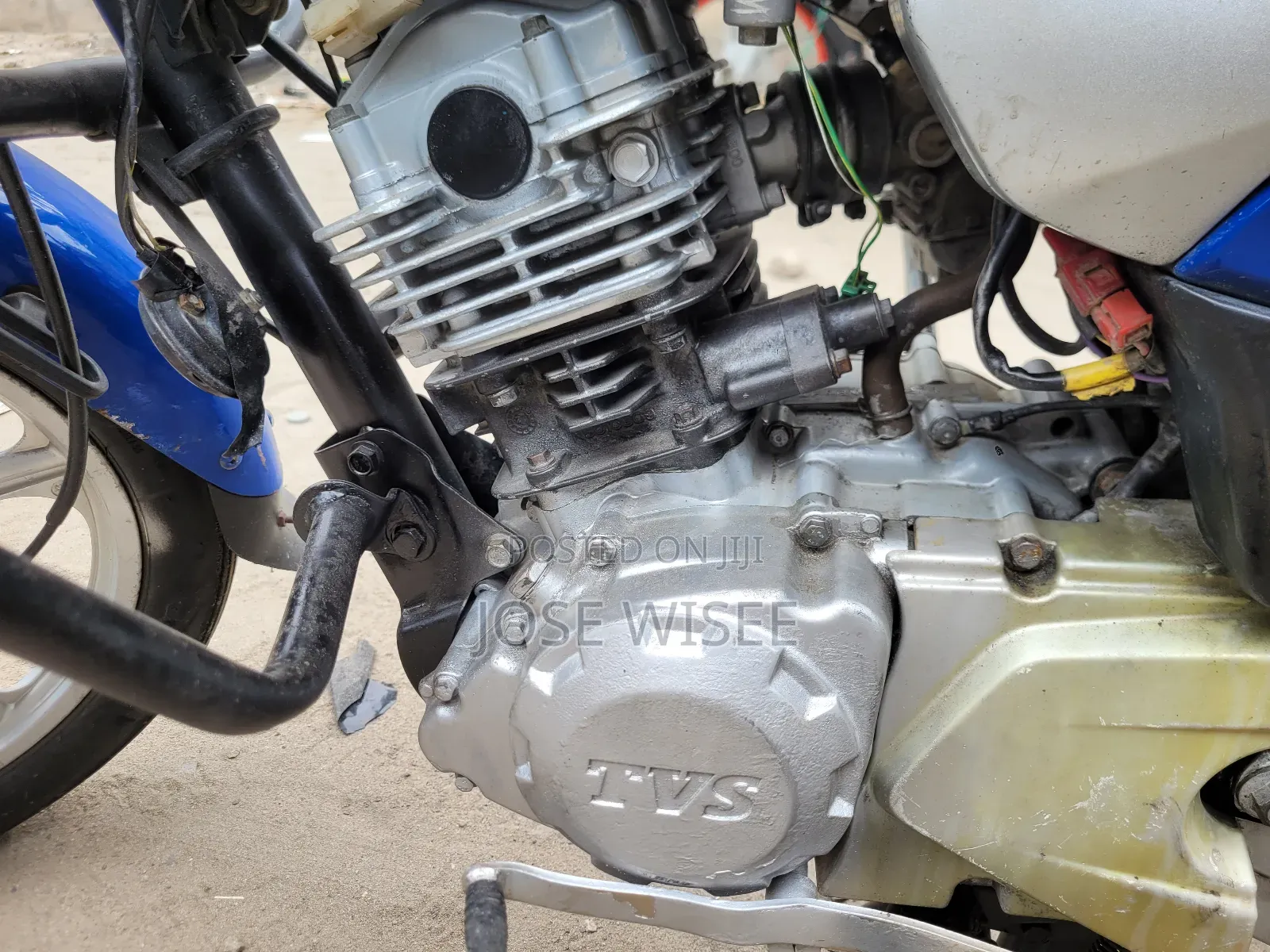 TVS HLX 125 2025 Blue