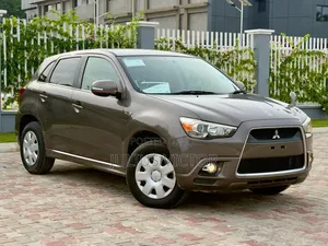 Mitsubishi RVR 2.0 2011 Ivory