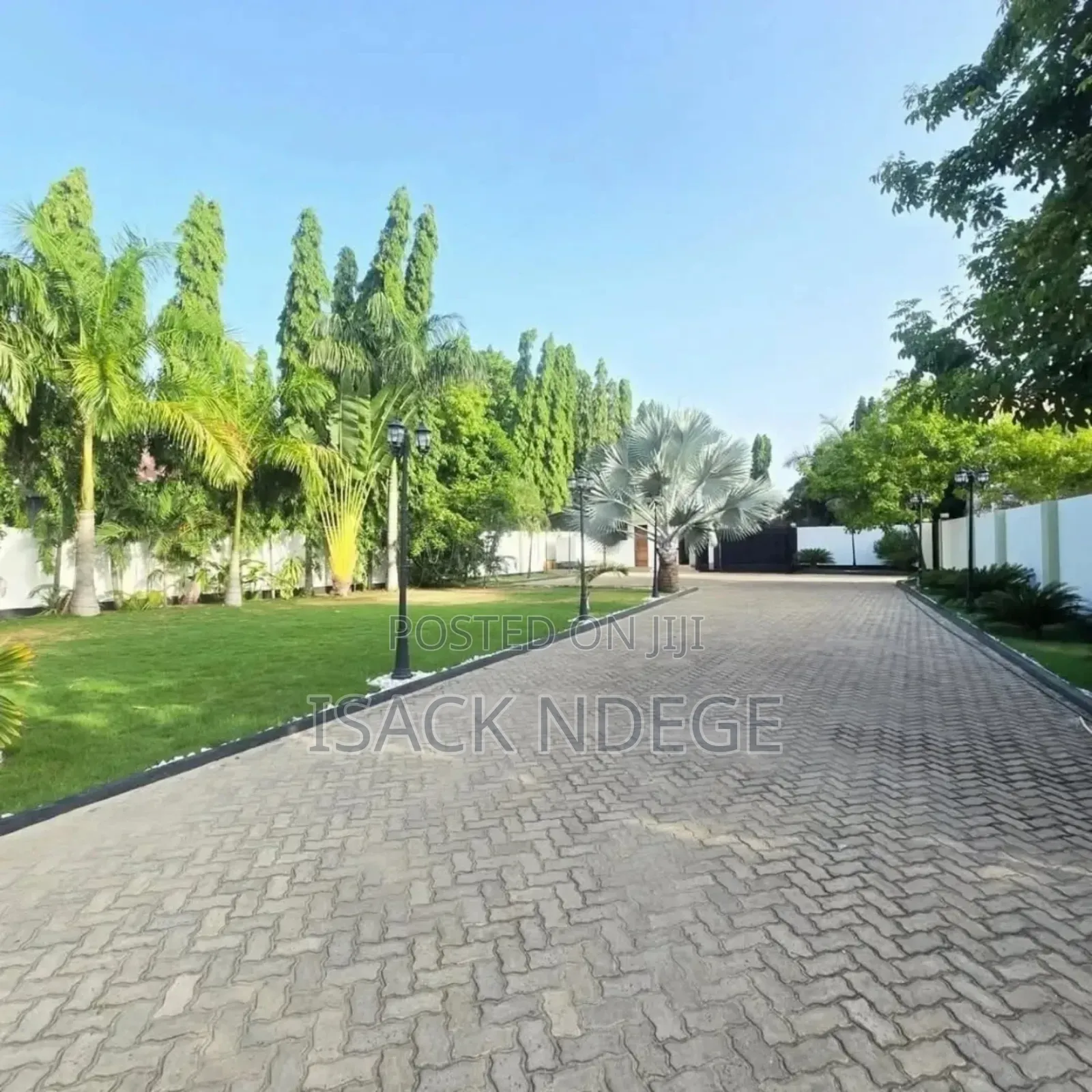 5bdrm Villa in Kawe for rent
