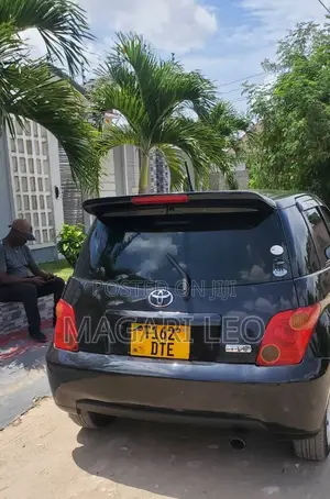 Toyota IST 2005 Black