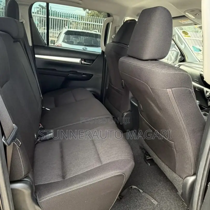 Toyota Hilux 2022 Matt Black