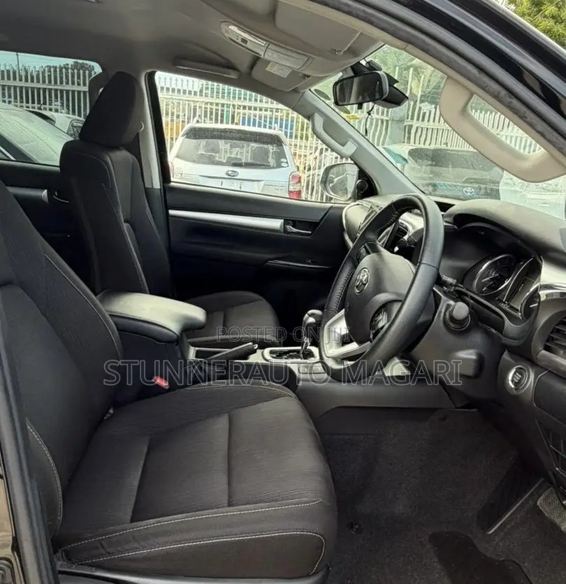 Toyota Hilux 2022 Matt Black