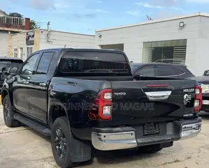 Toyota Hilux 2022 Matt Black