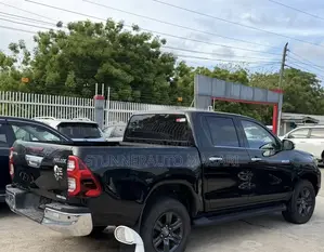 Toyota Hilux 2022 Matt Black