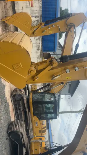 Brand New Cat 323d3