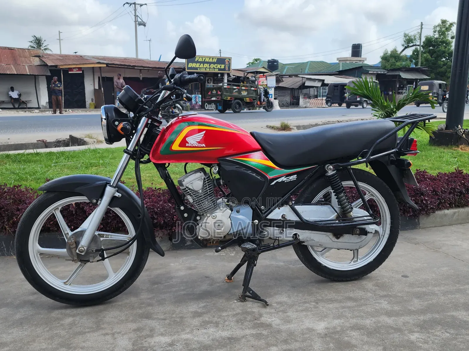 Honda XL 125 2025 Red