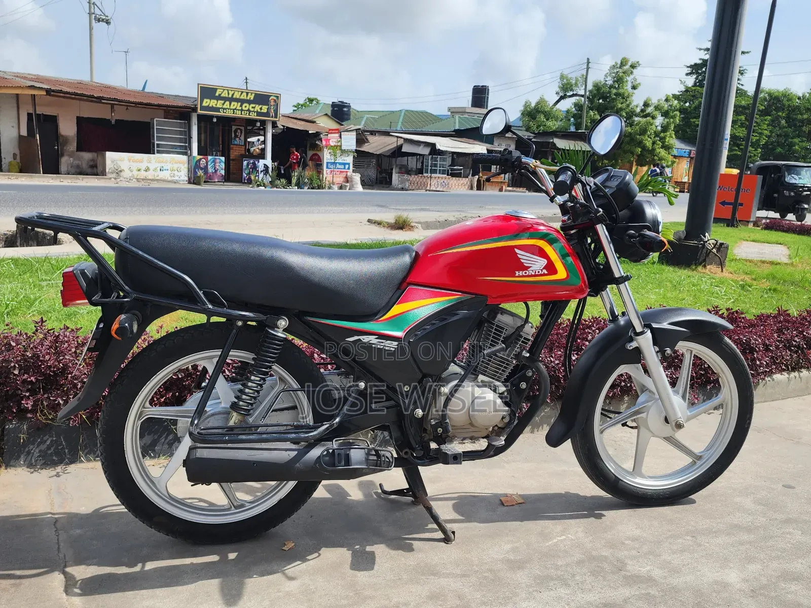 Honda XL 125 2025 Red