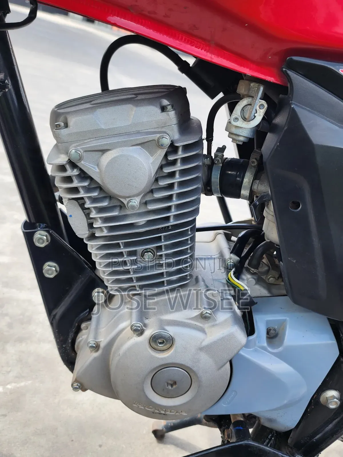 Honda XL 125 2025 Red