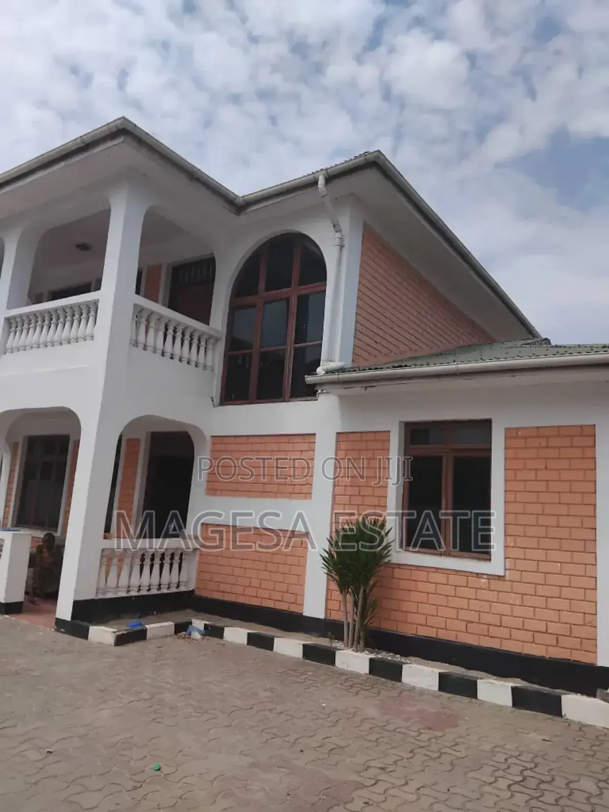 4bdrm Block of Flats in Magomen, Magomeni for sale