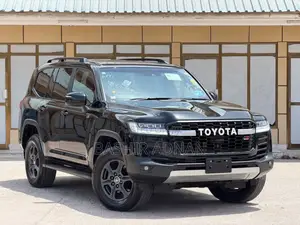 Toyota Land Cruiser LC300 2023 Matt Black
