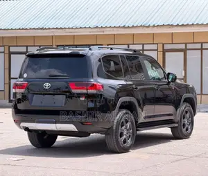 Toyota Land Cruiser LC300 2023 Matt Black