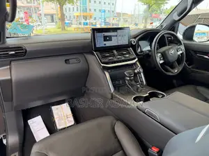 Toyota Land Cruiser LC300 2023 Matt Black