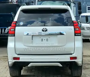 Toyota Land Cruiser Prado 2.8 2023 White