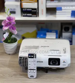 Heavy Duty Epson Projector 350 Inches Display