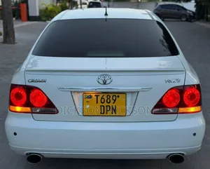 Toyota Crown 2006 White