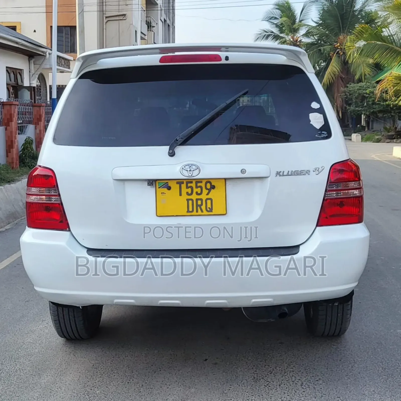 Toyota Kluger 2002 White