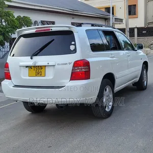 Toyota Kluger 2002 White