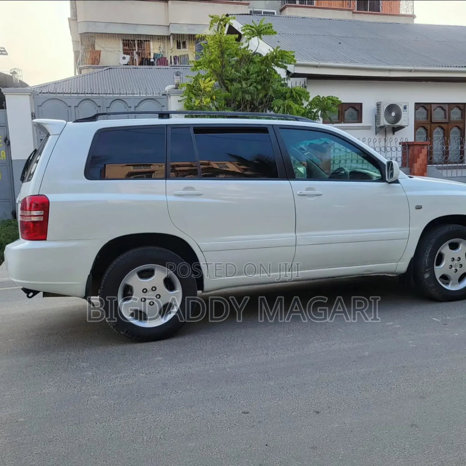 Toyota Kluger 2002 White