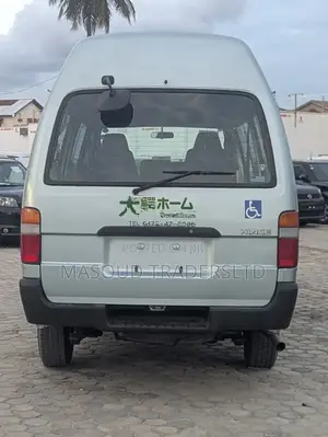 Toyota HiAce 2000 Blue