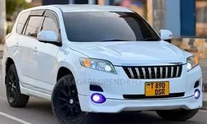 Toyota Vanguard 2010 White