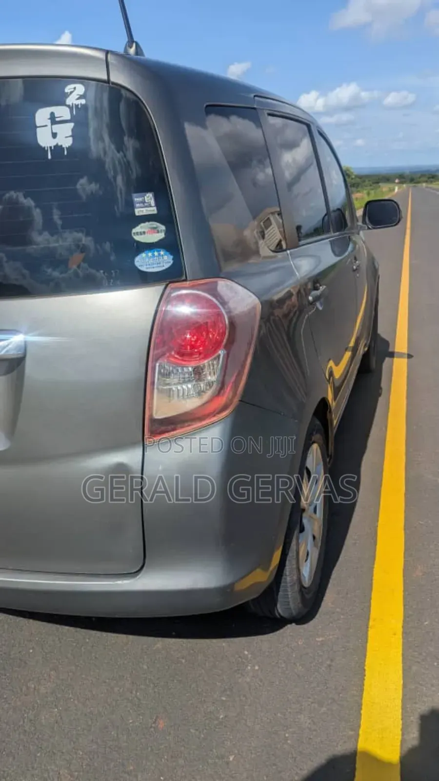 Toyota Ractis 1.3 FWD 2008 Beige