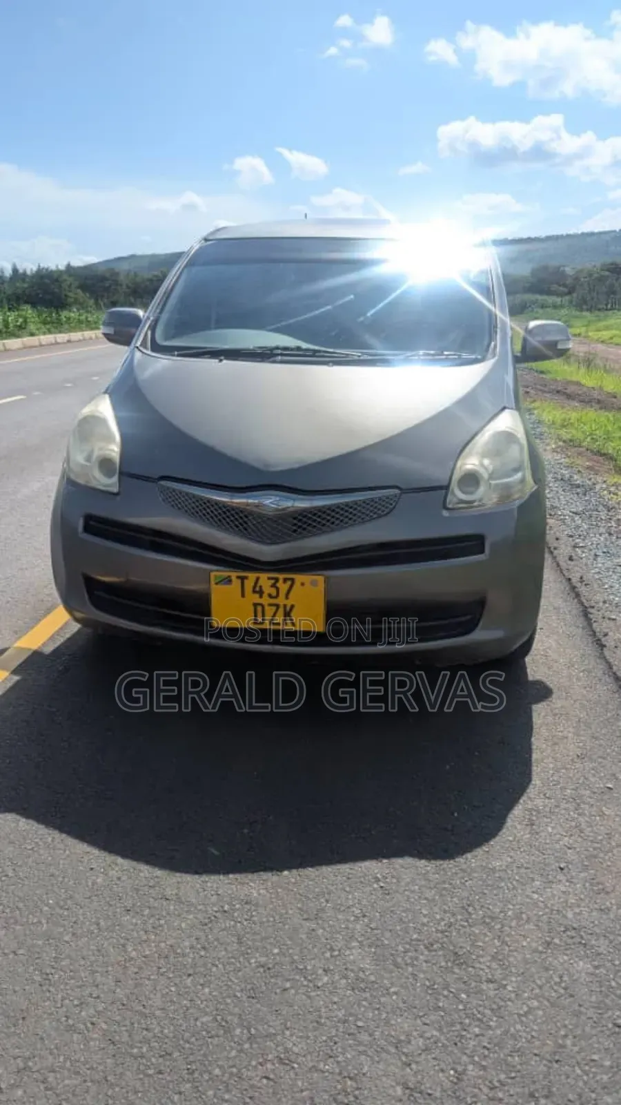 Toyota Ractis 1.3 FWD 2008 Beige