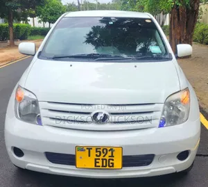 Toyota IST 2004 White