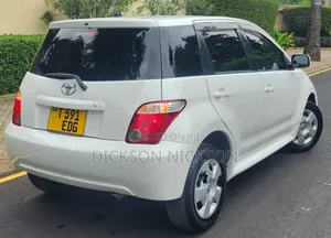 Toyota IST 2004 White