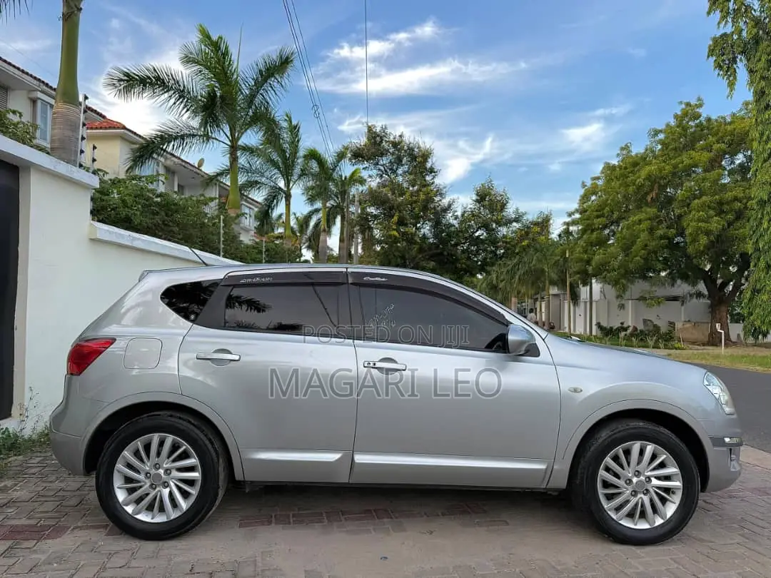 Nissan Dualis 2010 Silver
