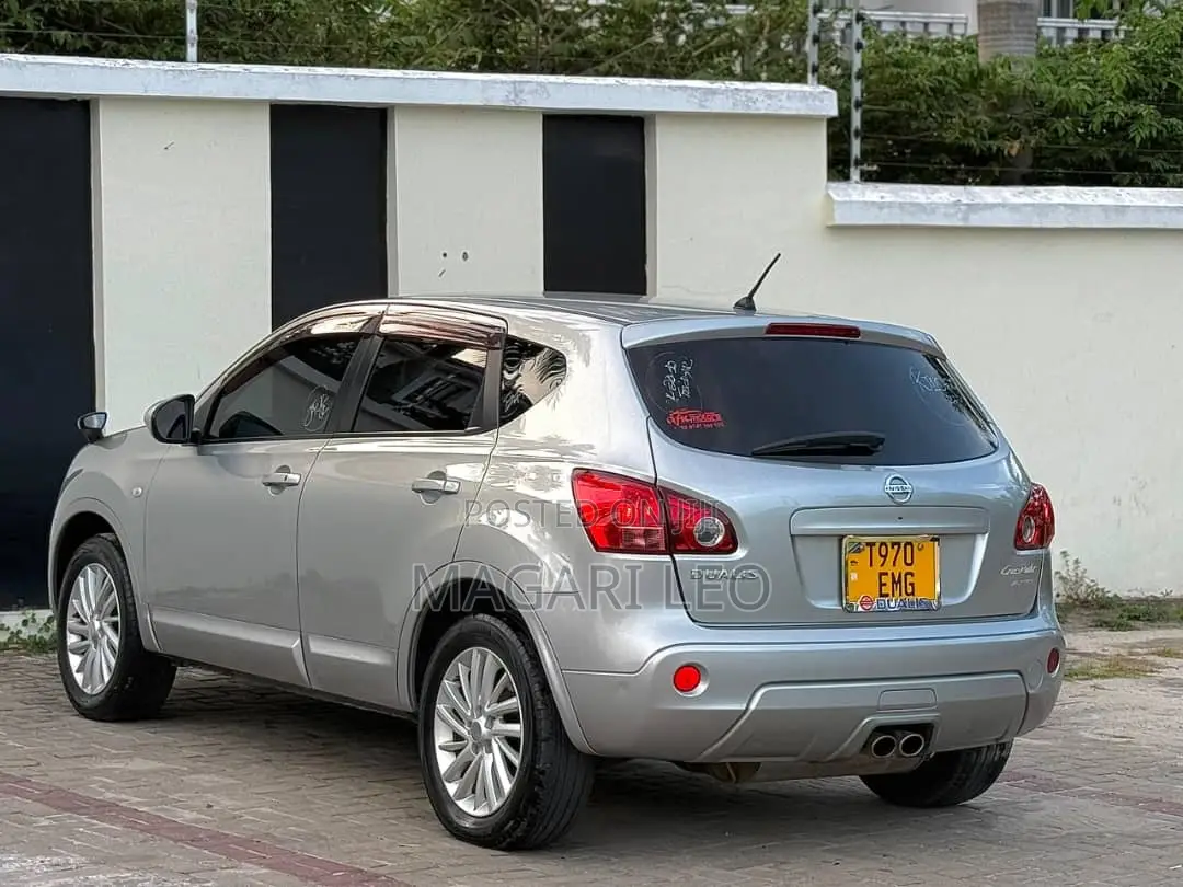 Nissan Dualis 2010 Silver