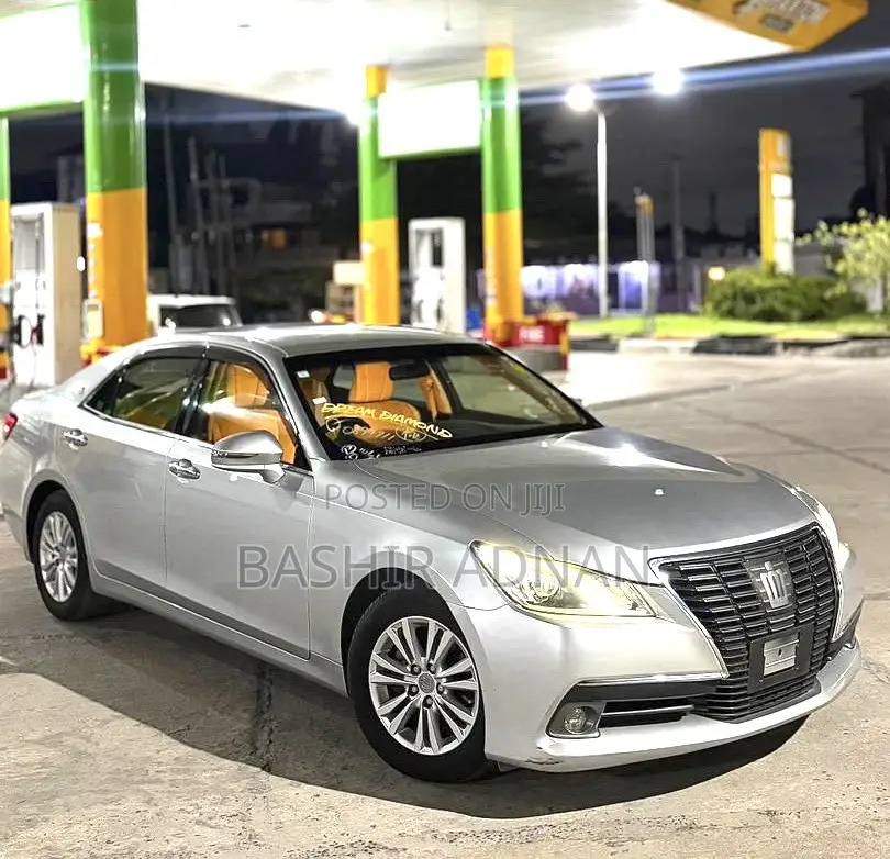 Toyota Crown 2014 Silver