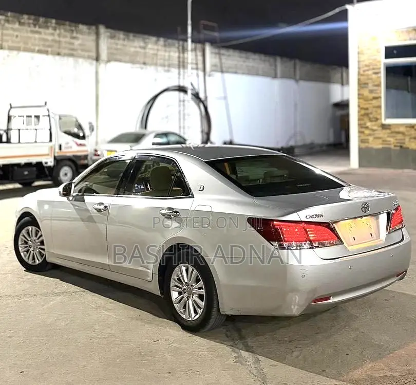 Toyota Crown 2014 Silver