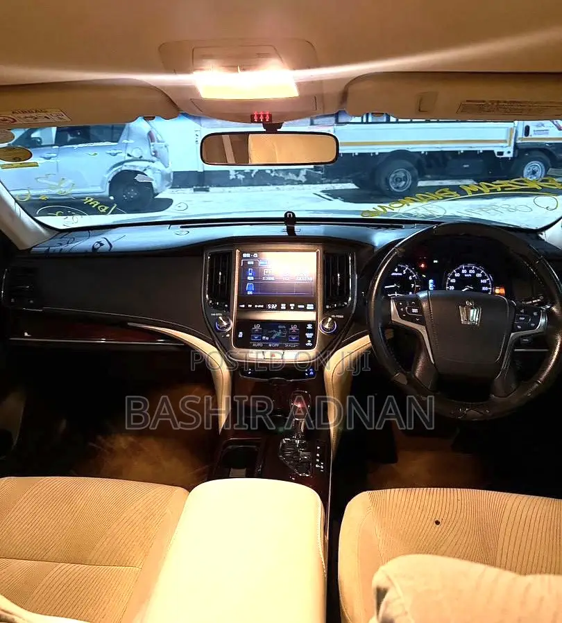 Toyota Crown 2014 Silver