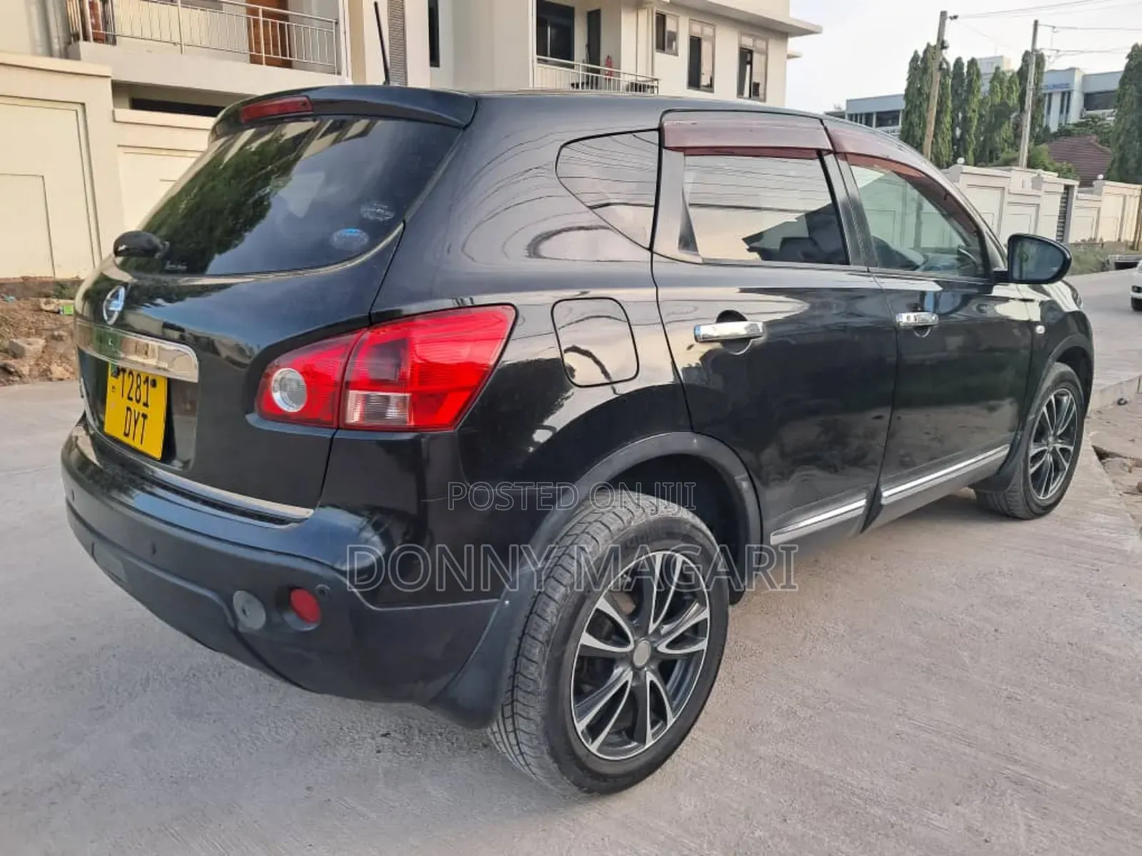 Nissan Dualis 2011 Black