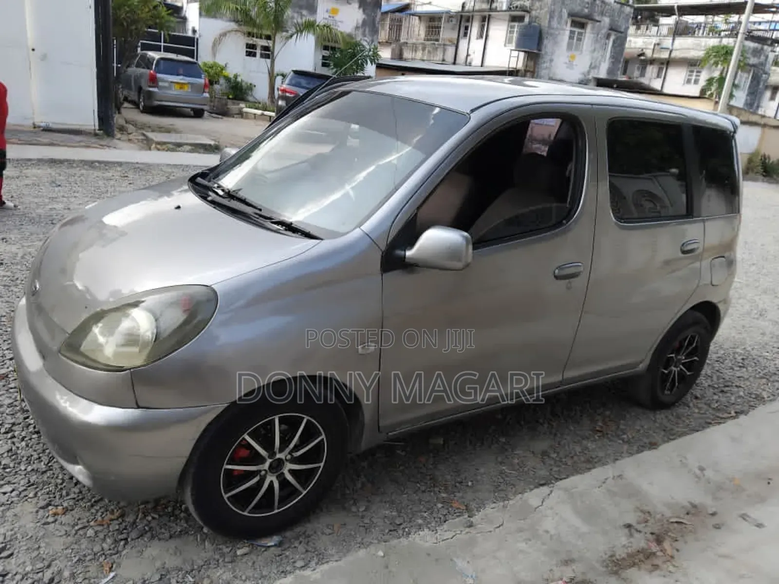 Toyota Fun Cargo 2004 Gray