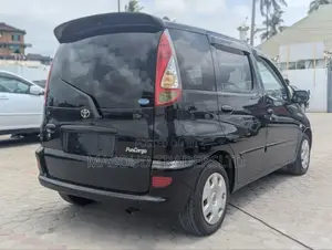Toyota Fun Cargo 2002 Black