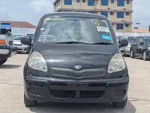 Toyota Fun Cargo 2002 Black