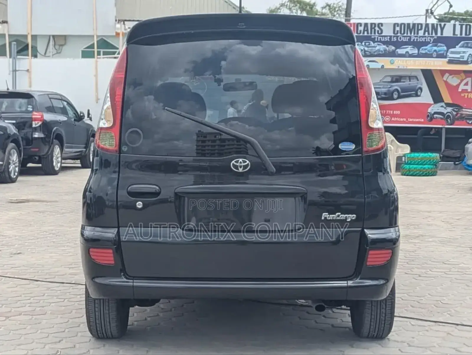 Toyota Fun Cargo 2002 Black