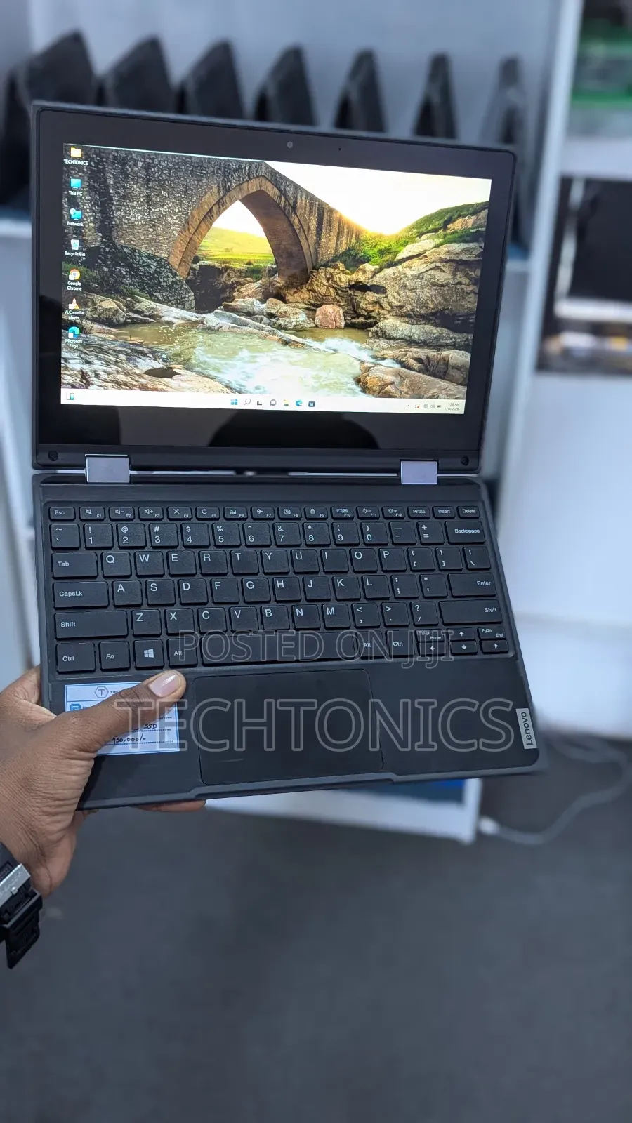 Laptop Lenovo 300e 4GB Intel SSD 160GB