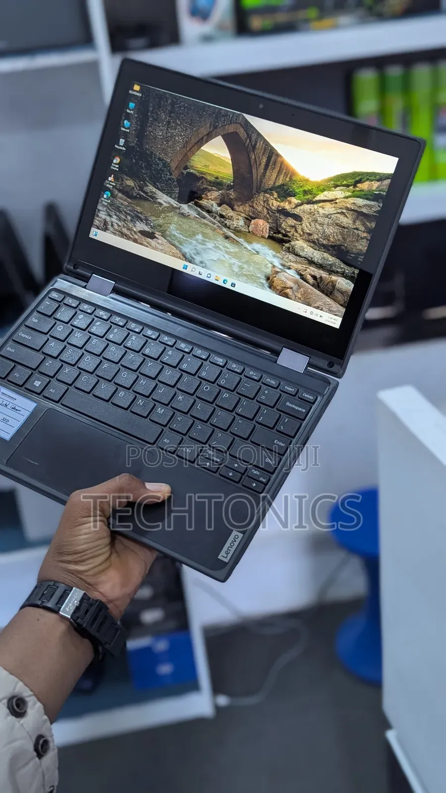 Laptop Lenovo 300e 4GB Intel SSD 160GB