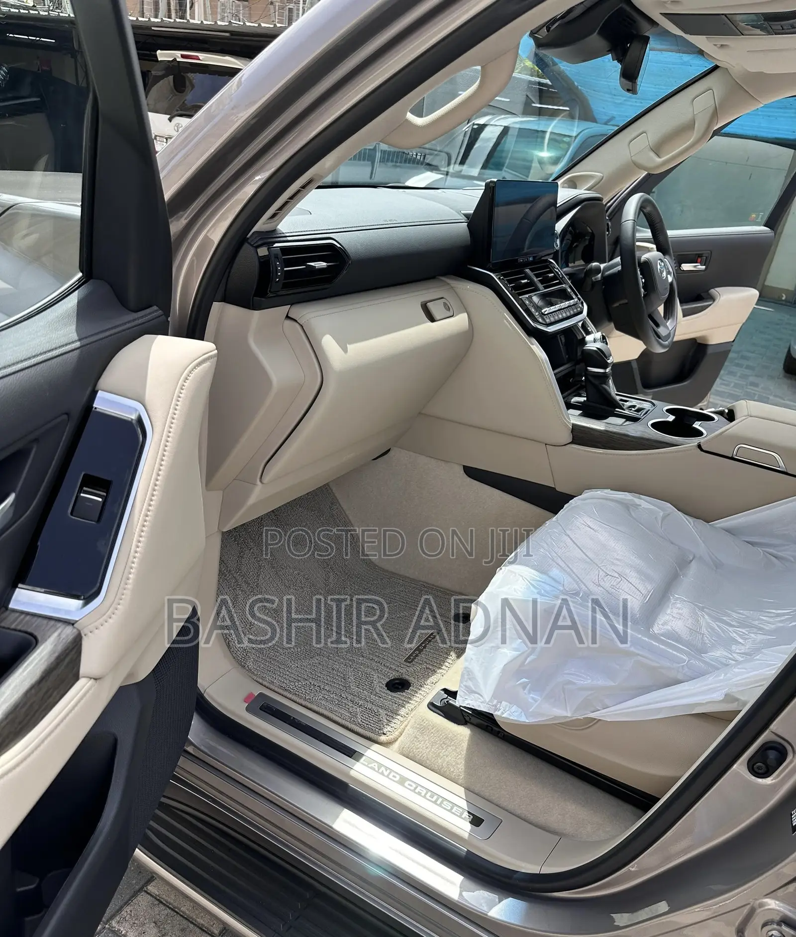 New Toyota Land Cruiser LC300 2025 Gray