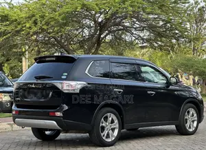 Mitsubishi Outlander 2014 Black