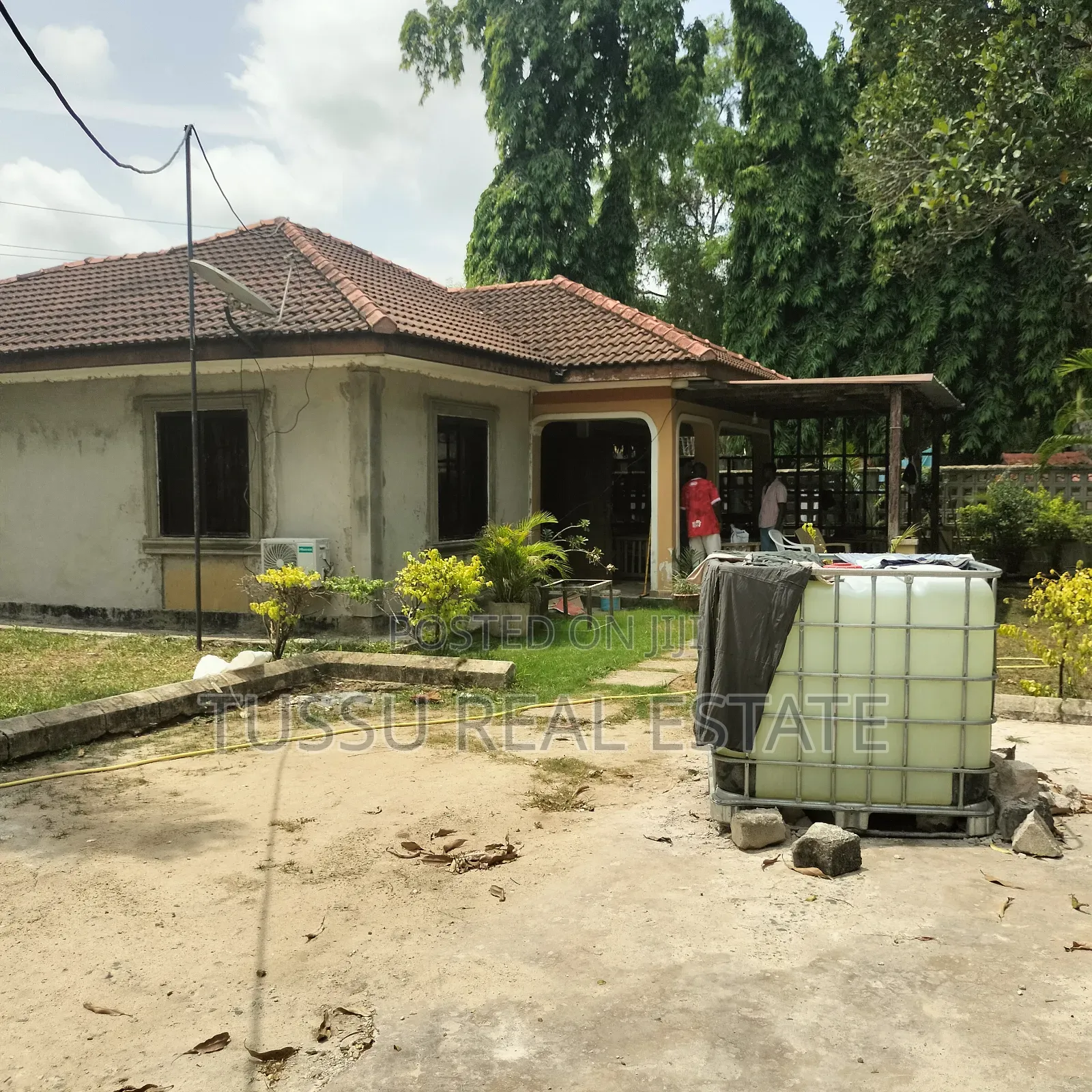 2bdrm House in Mikochen, Mikocheni for rent