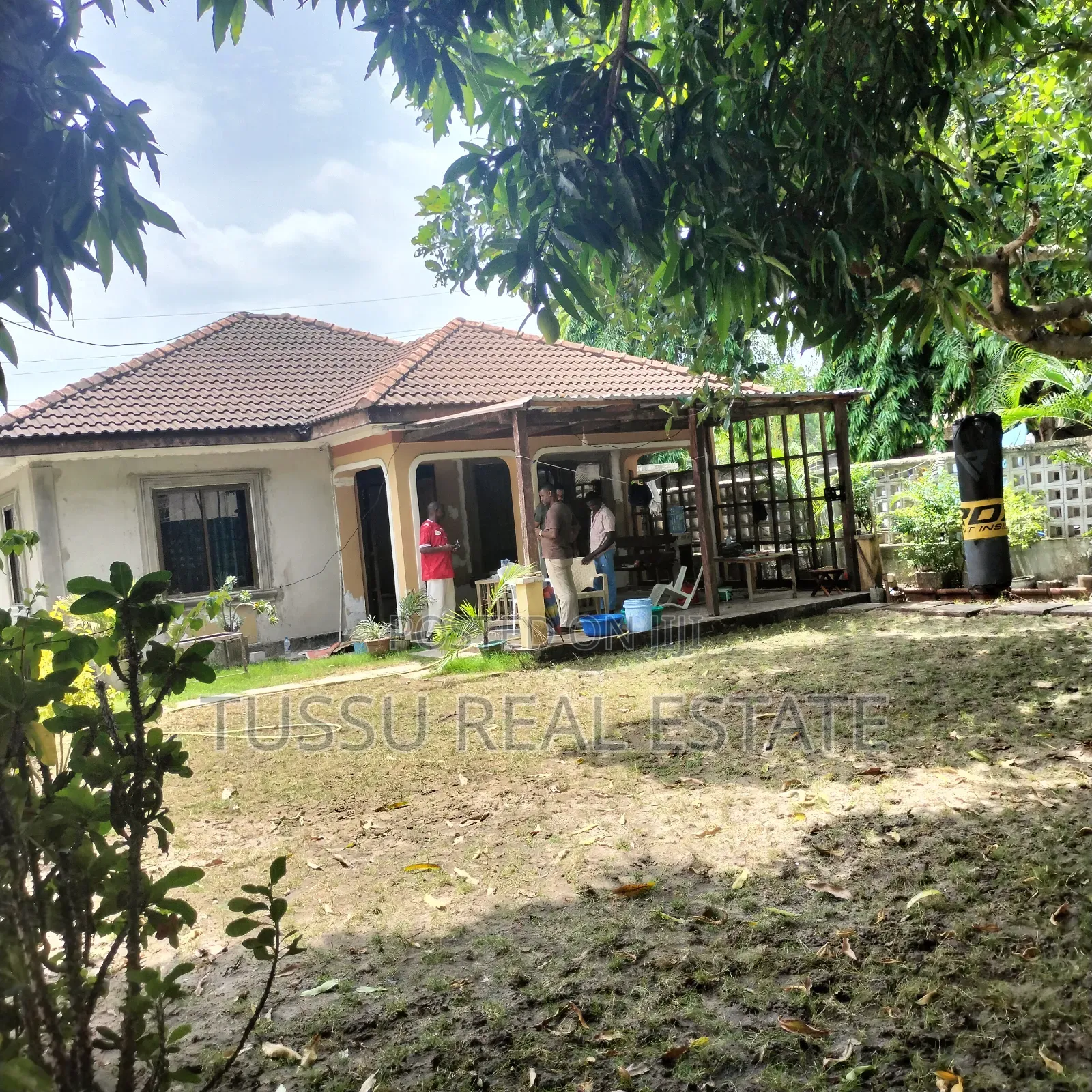 2bdrm House in Mikochen, Mikocheni for rent
