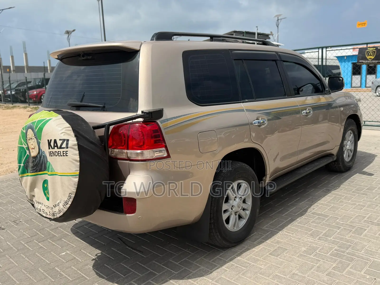 Toyota Land Cruiser 4.5 V8 GXR 2009 Gold