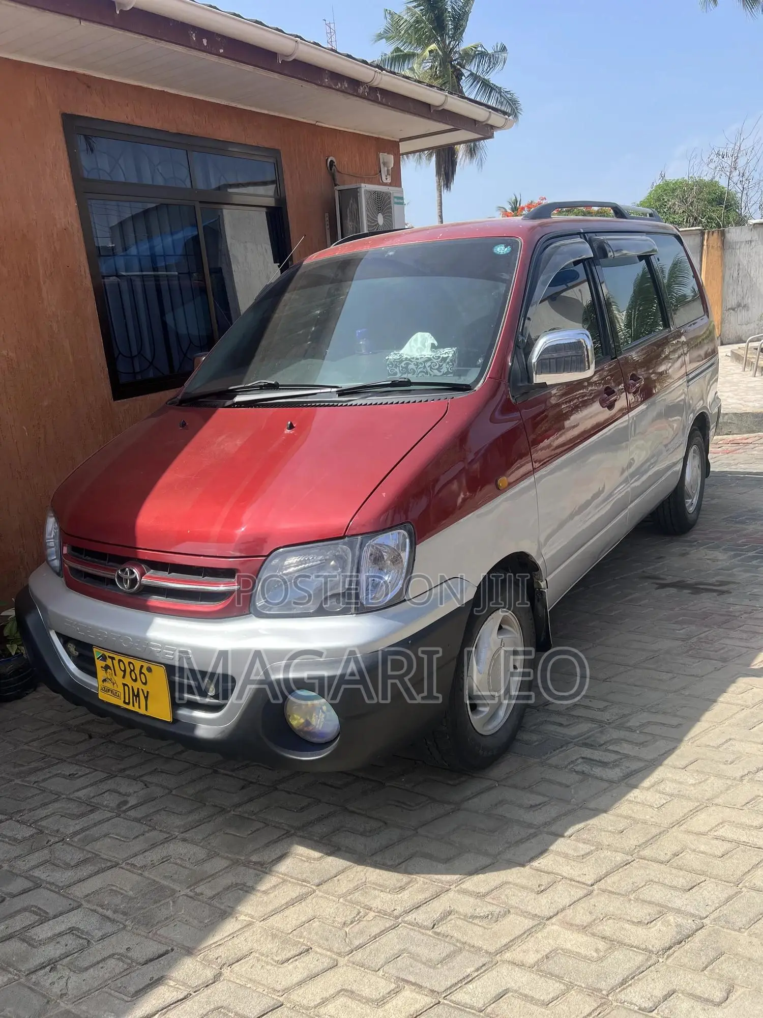 Toyota Noah 2003 Red